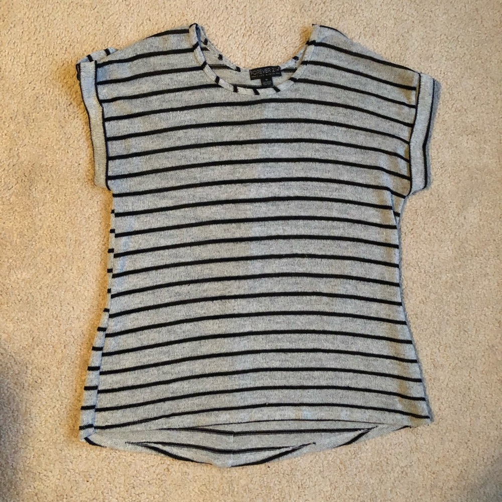 ❤️3 for $20❤️ Forever 21 Short Sleeve Sweater
